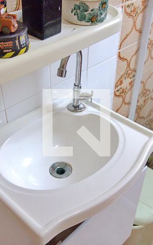 Casa à venda com 250m², 2 quartos e 3 vagas Casa à venda com 250m², 2 quartos e 3 vagasEdícula