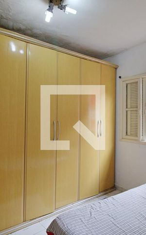 Casa à venda com 250m², 2 quartos e 3 vagas Casa à venda com 250m², 2 quartos e 3 vagasEdícula