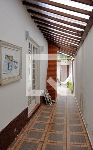 Casa à venda com 250m², 2 quartos e 3 vagas Casa à venda com 250m², 2 quartos e 3 vagasÁrea Externa