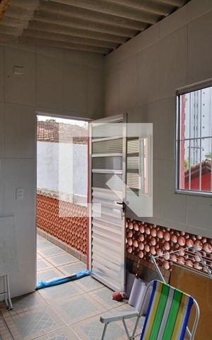 Casa à venda com 250m², 2 quartos e 3 vagas Casa à venda com 250m², 2 quartos e 3 vagasEdícula