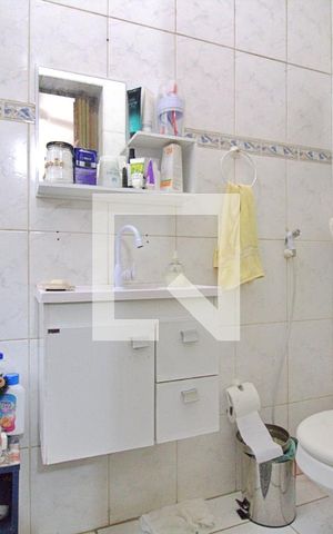 Casa à venda com 250m², 2 quartos e 3 vagas Casa à venda com 250m², 2 quartos e 3 vagasBanheiro da Suíte