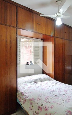 Casa à venda com 250m², 2 quartos e 3 vagas Casa à venda com 250m², 2 quartos e 3 vagasSuíte