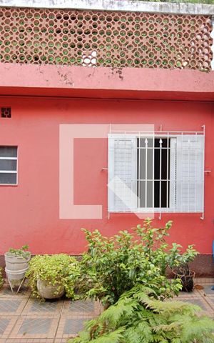 Casa à venda com 250m², 2 quartos e 3 vagas Casa à venda com 250m², 2 quartos e 3 vagasVista do Quarto 2