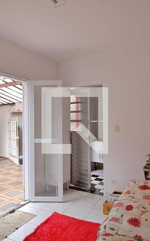 Casa à venda com 250m², 2 quartos e 3 vagas Casa à venda com 250m², 2 quartos e 3 vagasEdícula
