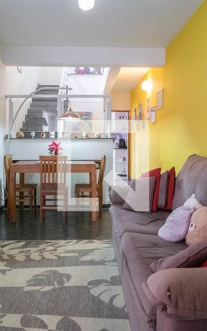 Casa para alugar com 125m², 2 quartos e 2 vagas Casa para alugar com 125m², 2 quartos e 2 vagasSala