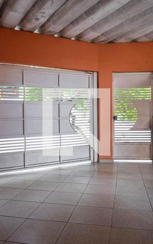 Casa para alugar com 125m², 2 quartos e 2 vagas Casa para alugar com 125m², 2 quartos e 2 vagasGaragem