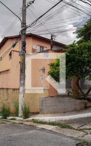 Casa para alugar com 125m², 2 quartos e 2 vagas Casa para alugar com 125m², 2 quartos e 2 vagasFachada