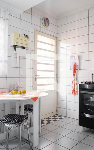 Casa para alugar com 125m², 2 quartos e 2 vagas Casa para alugar com 125m², 2 quartos e 2 vagasCozinha