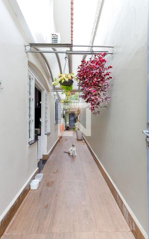 Casa à venda com 300m², 3 quartos e 5 vagas Casa à venda com 300m², 3 quartos e 5 vagasCorredor Externo