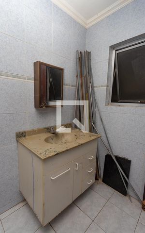 Casa à venda com 200m², 3 quartos e sem vaga Casa à venda com 200m², 3 quartos e sem vagaBanheiro 1