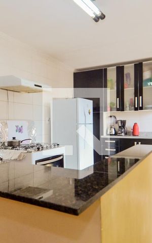 Casa à venda com 113m², 3 quartos e 2 vagasCozinha