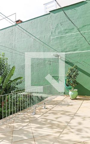 Casa à venda com 350m², 3 quartos e 3 vagasQuintal