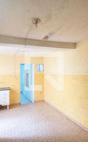 Casa de condomínio à venda com 302m², 5 quartos e sem vaga Casa de condomínio à venda com 302m², 5 quartos e sem vagaSala e cozinha casa 2