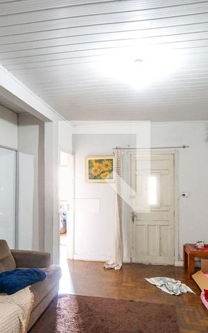 Casa de condomínio à venda com 302m², 5 quartos e sem vaga Casa de condomínio à venda com 302m², 5 quartos e sem vagaSala