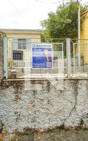 Casa de condomínio à venda com 302m², 5 quartos e sem vaga Casa de condomínio à venda com 302m², 5 quartos e sem vagaFachada