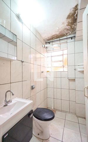 Casa de condomínio à venda com 302m², 5 quartos e sem vaga Casa de condomínio à venda com 302m², 5 quartos e sem vagaBanheiro social