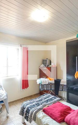 Casa de condomínio à venda com 302m², 5 quartos e sem vaga Casa de condomínio à venda com 302m², 5 quartos e sem vagaQuarto