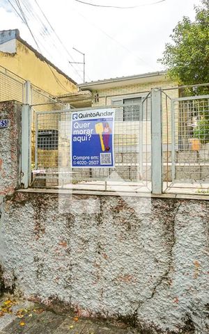 Casa de condomínio à venda com 302m², 5 quartos e sem vaga Casa de condomínio à venda com 302m², 5 quartos e sem vagaFachada