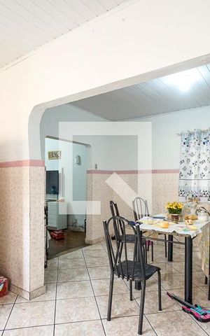 Casa de condomínio à venda com 302m², 5 quartos e sem vaga Casa de condomínio à venda com 302m², 5 quartos e sem vagaCopa e cozinha