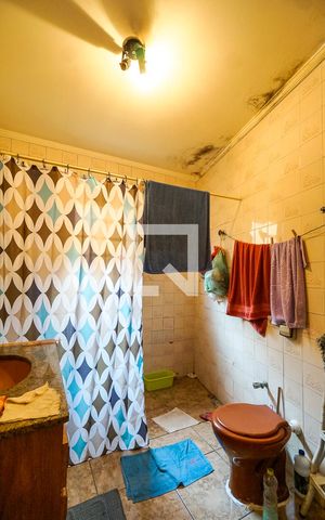 Casa de condomínio à venda com 302m², 5 quartos e sem vaga Casa de condomínio à venda com 302m², 5 quartos e sem vagaBanheiro social