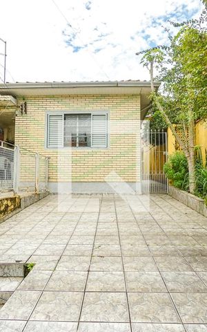 Casa de condomínio à venda com 302m², 5 quartos e sem vaga Casa de condomínio à venda com 302m², 5 quartos e sem vagaEntrada
