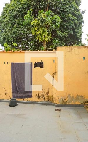 Casa de condomínio à venda com 302m², 5 quartos e sem vaga Casa de condomínio à venda com 302m², 5 quartos e sem vagaVista da sala