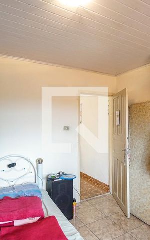 Casa de condomínio à venda com 302m², 5 quartos e sem vaga Casa de condomínio à venda com 302m², 5 quartos e sem vagaQuarto