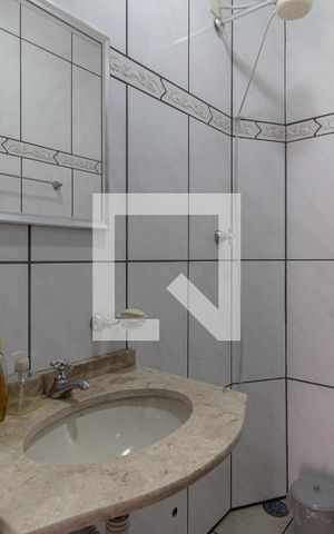 Casa à venda com 320m², 4 quartos e 3 vagas Casa à venda com 320m², 4 quartos e 3 vagasBanheiro da Edícula