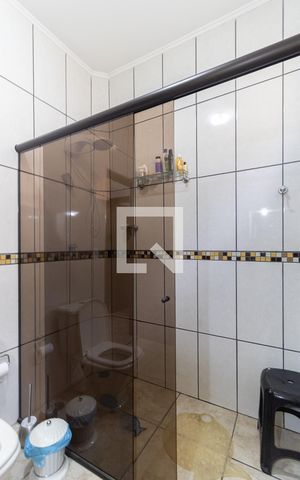 Casa à venda com 320m², 4 quartos e 3 vagas Casa à venda com 320m², 4 quartos e 3 vagasBanheiro 2