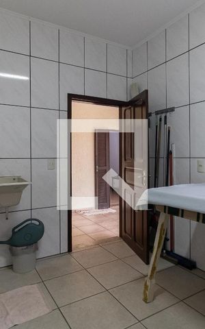 Casa à venda com 320m², 4 quartos e 3 vagas Casa à venda com 320m², 4 quartos e 3 vagasLavanderia