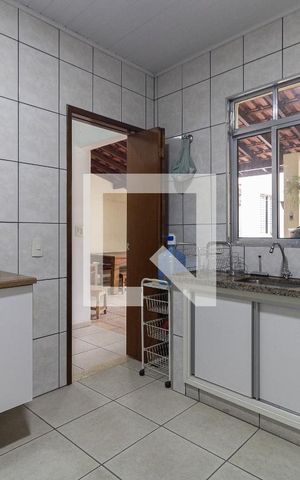 Casa à venda com 320m², 4 quartos e 3 vagas Casa à venda com 320m², 4 quartos e 3 vagasCozinha da Edicúla