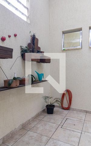Casa à venda com 320m², 4 quartos e 3 vagas Casa à venda com 320m², 4 quartos e 3 vagasJardim de Inverno
