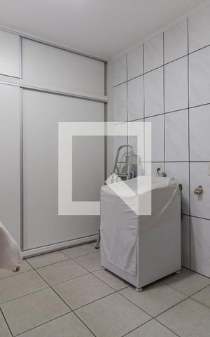 Casa à venda com 320m², 4 quartos e 3 vagas Casa à venda com 320m², 4 quartos e 3 vagasLavanderia