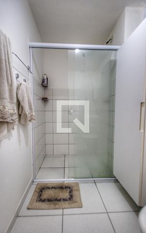 Apartamento à venda com 45m², 2 quartos e 1 vaga Apartamento à venda com 45m², 2 quartos e 1 vagaBanheiro