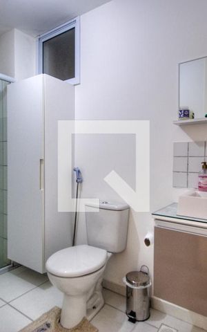 Apartamento à venda com 45m², 2 quartos e 1 vaga Apartamento à venda com 45m², 2 quartos e 1 vagaBanheiro