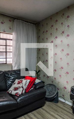 Casa para alugar com 130m², 2 quartos e 2 vagasSala