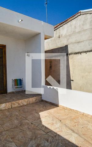 Casa para alugar com 130m², 2 quartos e 2 vagasVaranda