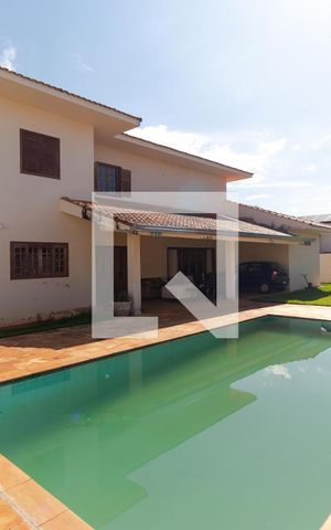 Casa à venda com 464m², 6 quartos e 2 vagasPiscina