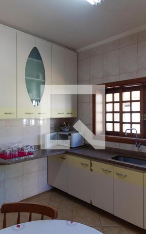 Casa à venda com 464m², 6 quartos e 2 vagasCozinha