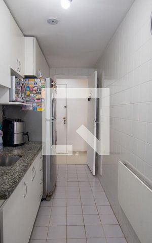 Apartamento à venda com 92m², 2 quartos e 2 vagas Apartamento à venda com 92m², 2 quartos e 2 vagasCozinha e Área de Serviço