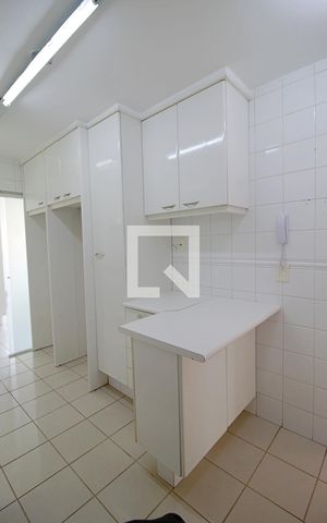 Apartamento para alugar com 124m², 3 quartos e 3 vagasCozinha 