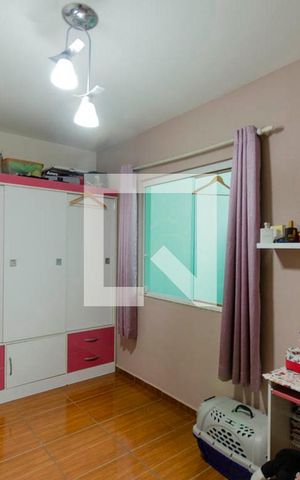 Casa à venda com 76m², 2 quartos e 2 vagasSuíte 2