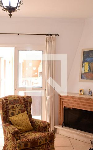 Casa de condomínio para alugar com 315m², 3 quartos e 6 vagasSala