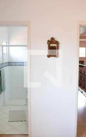 Casa de condomínio para alugar com 315m², 3 quartos e 6 vagasSuíte 2 