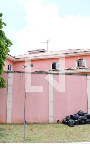 Casa de condomínio para alugar com 315m², 3 quartos e 6 vagasPlaca Quinto Andar