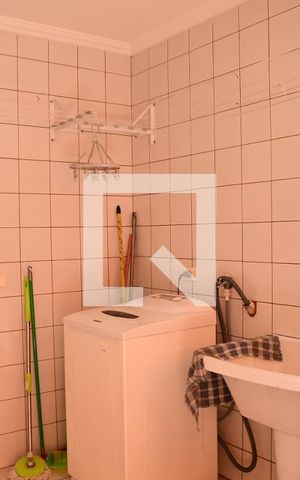 Casa de condomínio para alugar com 315m², 3 quartos e 6 vagasÁrea de Serviço