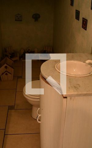 Casa de condomínio para alugar com 315m², 3 quartos e 6 vagasLavabo