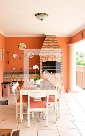 Casa de condomínio para alugar com 315m², 3 quartos e 6 vagasVaranda