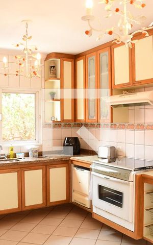 Casa de condomínio para alugar com 315m², 3 quartos e 6 vagasCozinha