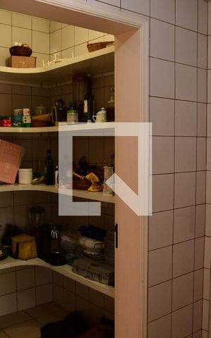 Casa de condomínio para alugar com 315m², 3 quartos e 6 vagasDespensa